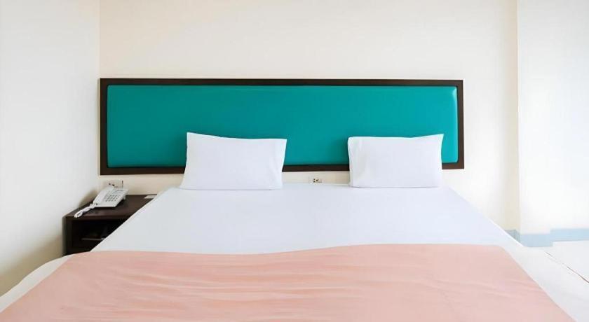Nice Beach Hotel Rayong Bagian luar foto
