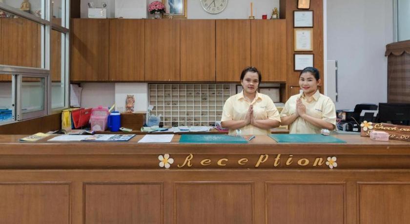 Nice Beach Hotel Rayong Bagian luar foto