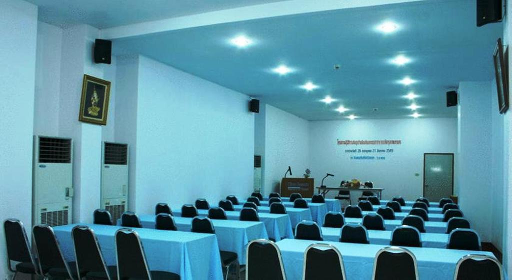 Nice Beach Hotel Rayong Bagian luar foto