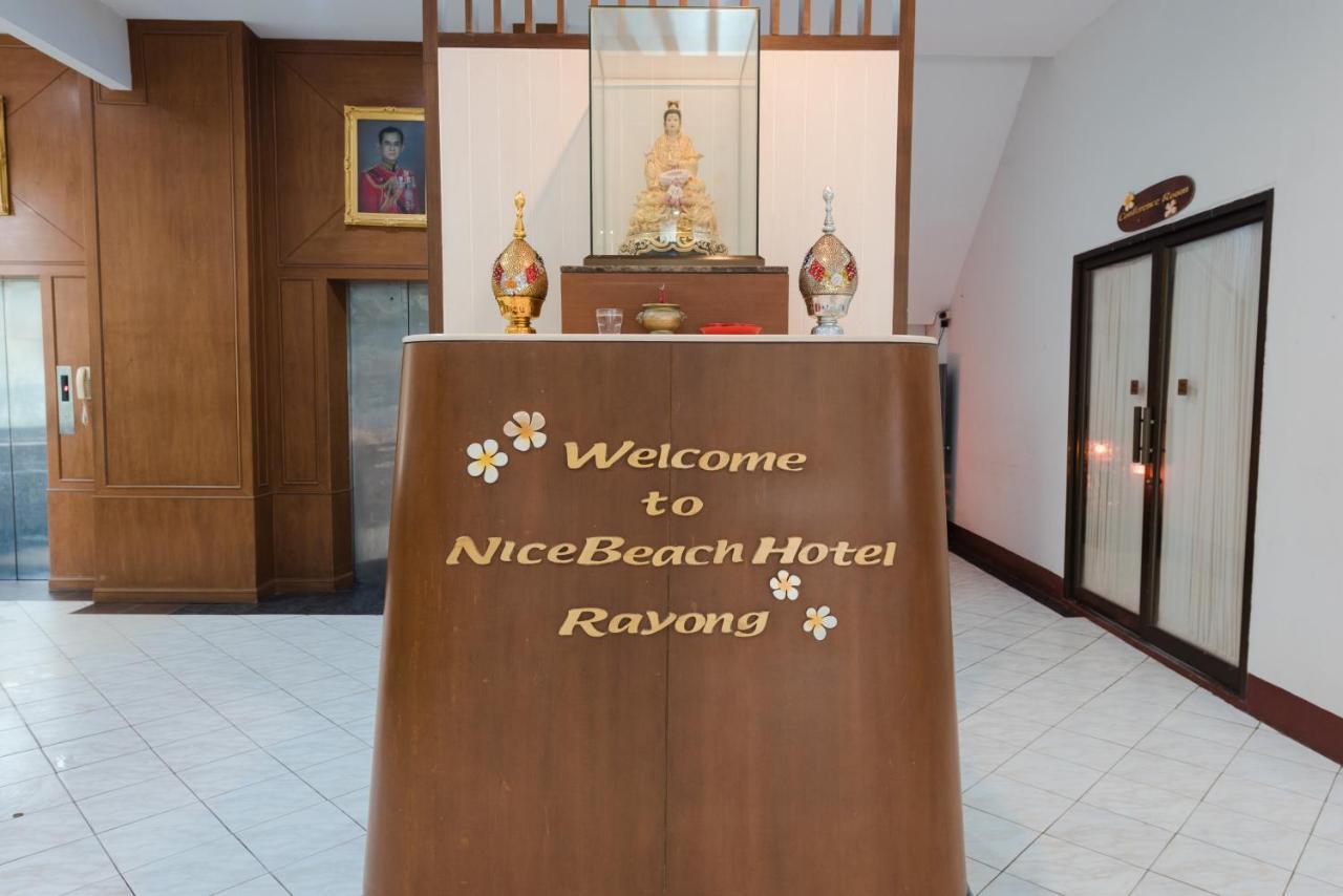 Nice Beach Hotel Rayong Bagian luar foto
